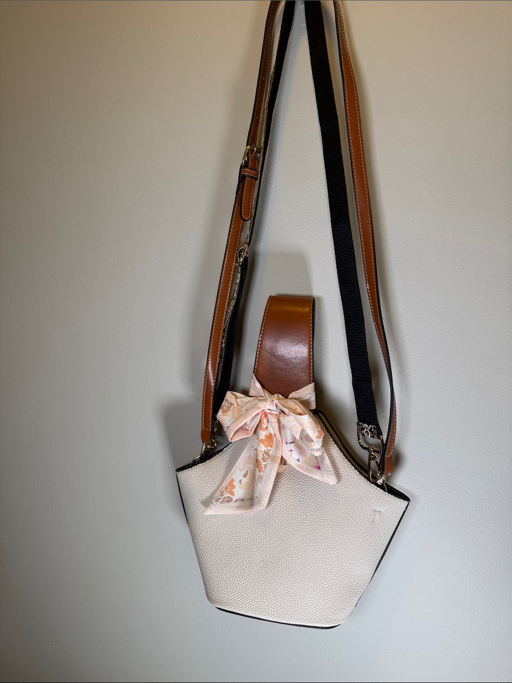 Boutique, beige convertible, Crossbody shoulder bag new without tags
